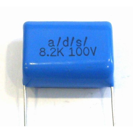 C 8.2/100V kondenzátor