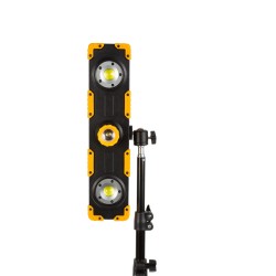 LED reflektor - s akumulátorom, nastaviteľným jasom a fokusom - 1500 lumen