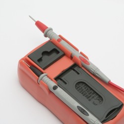 Vreckový digitálny multimeter