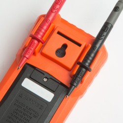 Digitálny multimeter - s testrom batérií, meraním teploty + funkciou pracovného svetla