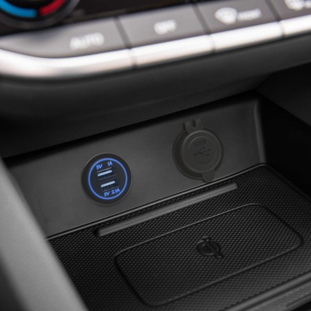 USB zásvuka zabudovateľná na miesto autozapalovača