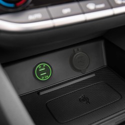 USB zásvuka zabudovateľná na miesto autozapalovača