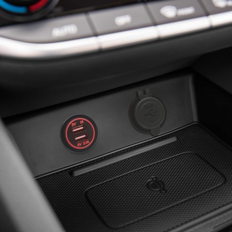 USB zásvuka zabudovateľná na miesto autozapalovača