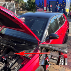 Solárna 10W nabíjačka na údržbu pre 12V autobatérie CARCLEVER 359610