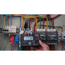 Tester prúdových chráničov UNI-T UT582+