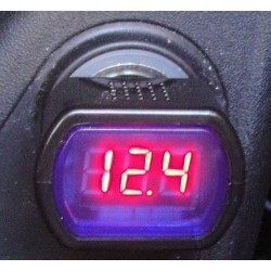 Voltmeter do auta HADEX R001 montáž do autozdířky