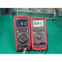 Simulátor termočlánkov pre kalibráciu teploty UNI-T UT701
