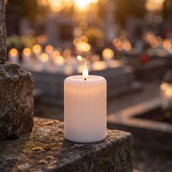 LED candle – flame effect – battery-operated – 10 × 7.5 cm – 2 types