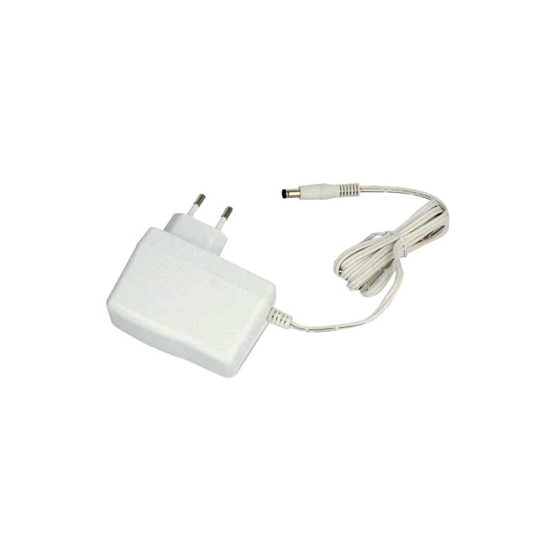 Adaptér napájací CWT 12V 2500mA (5,5x2,1mm)